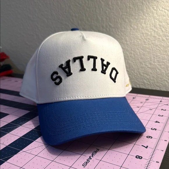 True Brvnd Dallas White and Blue Cap - Picture 1 of 3